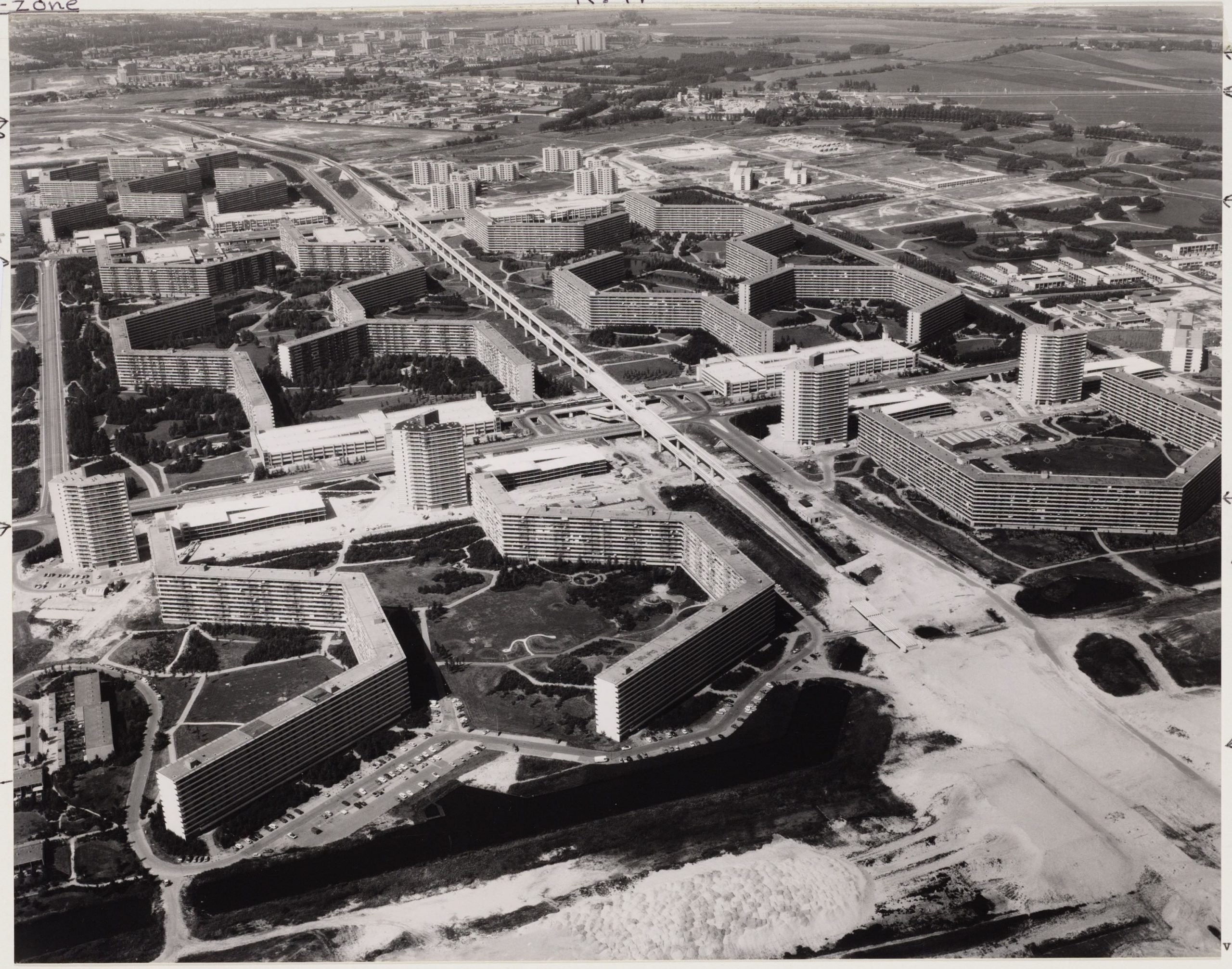 bijlmer_1975_stadsarchiefgemeenteamsterdam-scaled
